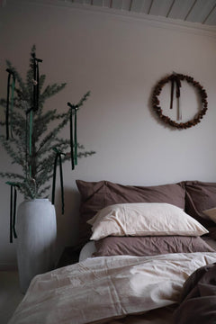 By Lien Delicate Sengetøy 140x200 - Walnut