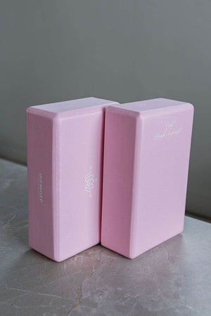 Memoré Namaste Yogablokker og Yogamatte Rosa - Inkludert treningsprogram (spar 199,-)